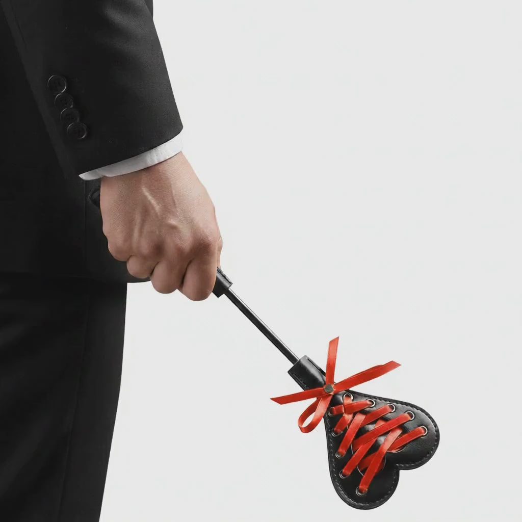 Chibata Sensual BDSM em Preto e Vermelho